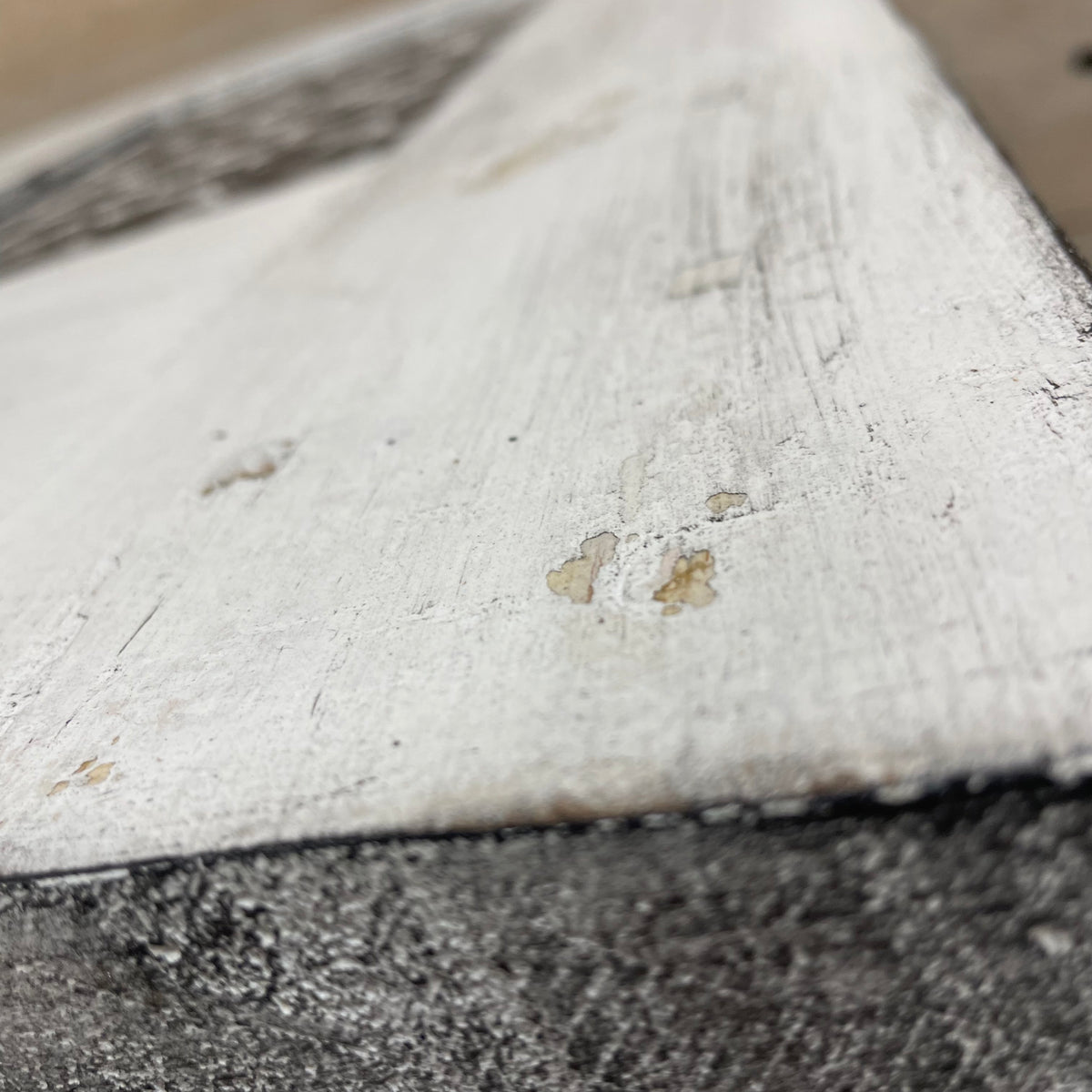 LA PORTE-TRAIT-ISTE 2 • Table très basse en bois – R-USÉ
